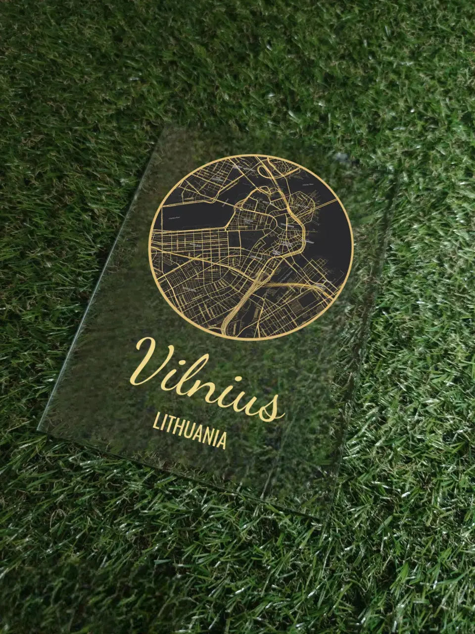 Personalizuotas auksinis, sidabrinis, bronzinis žemėlapio stiklinis posteris, su jūsų įsimintina vieta TeeInBlue