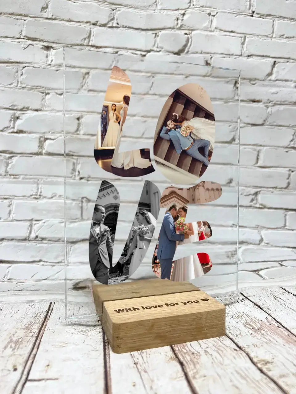 Personalizuotas "Didelės LOVE raidės" stiklinis posteris su jūsų nuotraukomis TeeInBlue