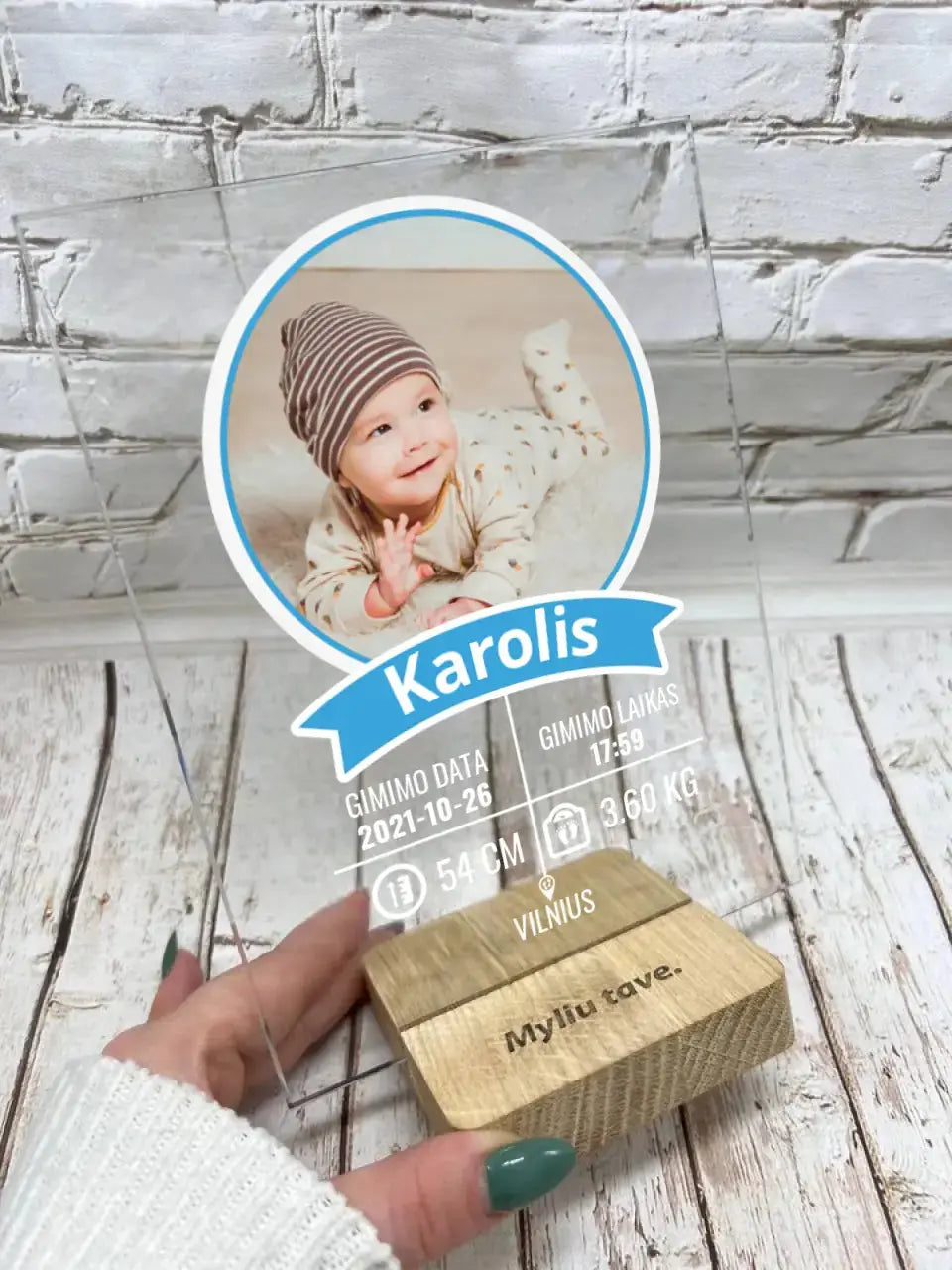 Personalizuotas "It's a Boy" stiklinis posteris su jūsų nuotrauka TeeInBlue