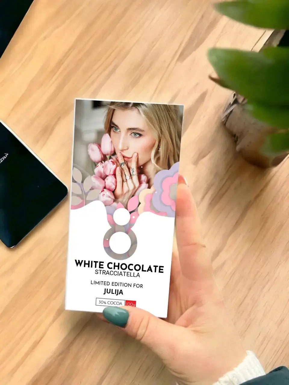 Personalizuotas "Moterų dienos dizainas 1" šokoladas su jūsų nuotrauka TeeInBlue Šokoladas