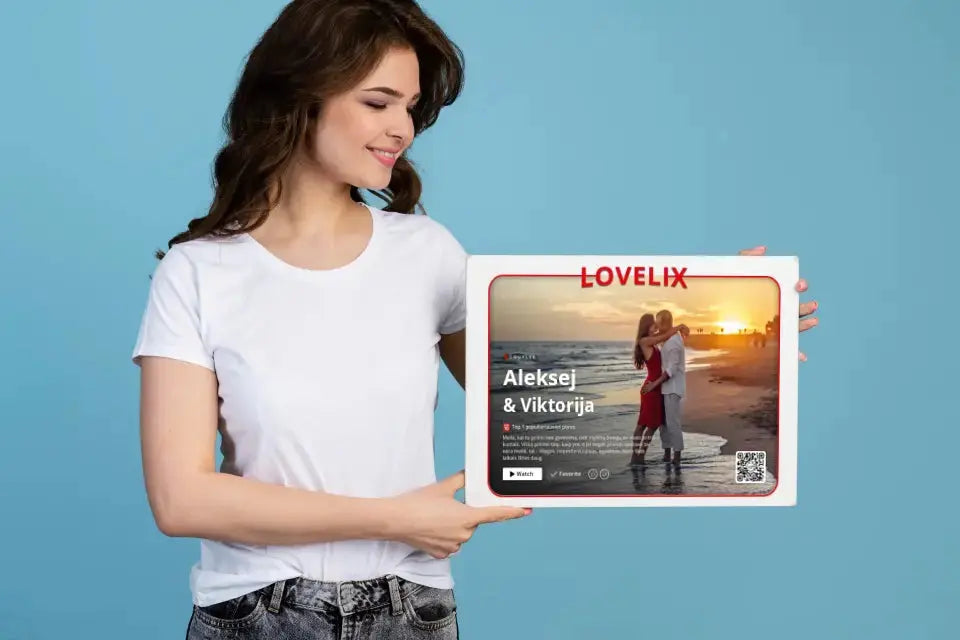 Personalizuotas "Lovelix" dizaino kūrinys ant drobės su jūsų nuotraukomis ir vardais Drobe - dovanokis.lt