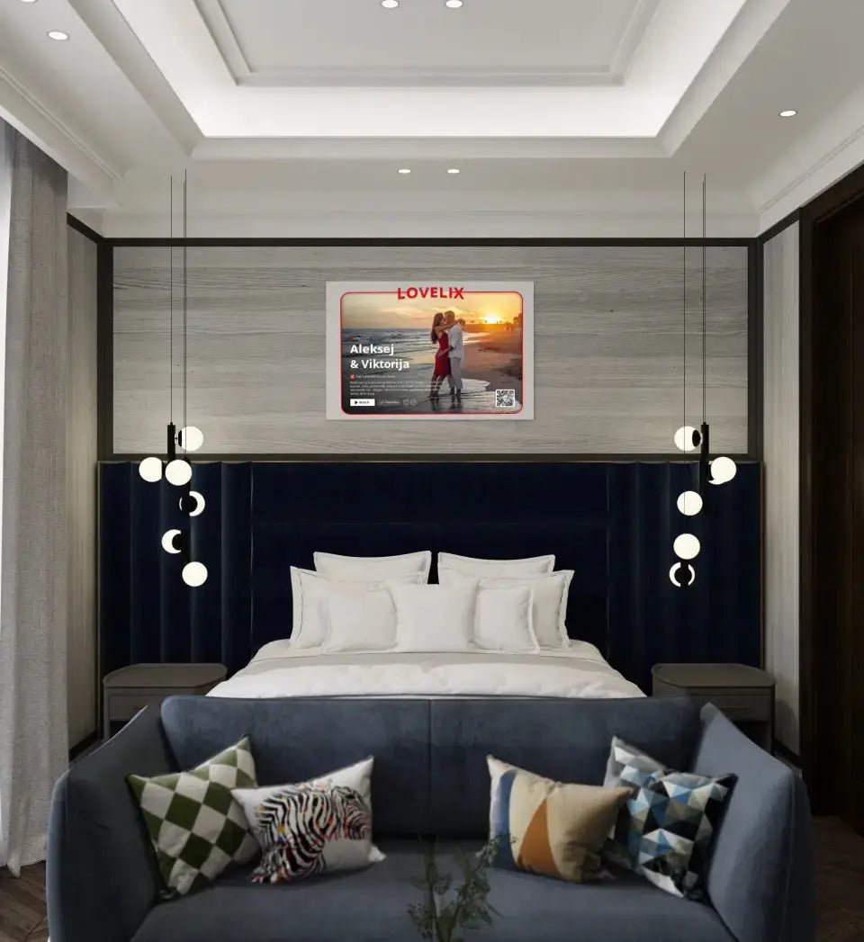 Personalizuotas "Lovelix" dizaino kūrinys ant drobės su jūsų nuotraukomis ir vardais Drobe - dovanokis.lt