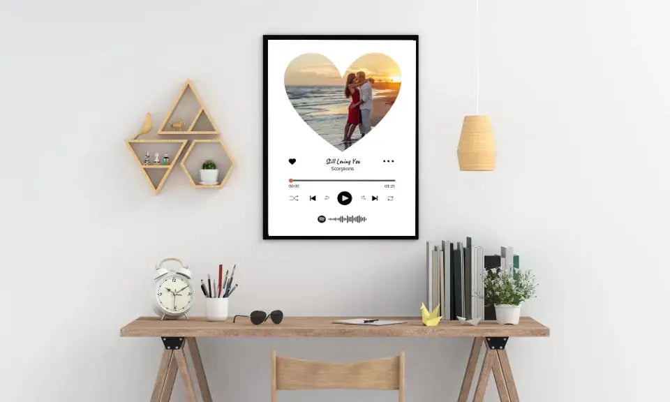 Personalizuotas Spotify muzikos grotuvo įrėmintas plakatas su jūsų nuotrauka širdelės formos, daina ir spotify kodu Posteris(Plakatas) - dovanokis.lt