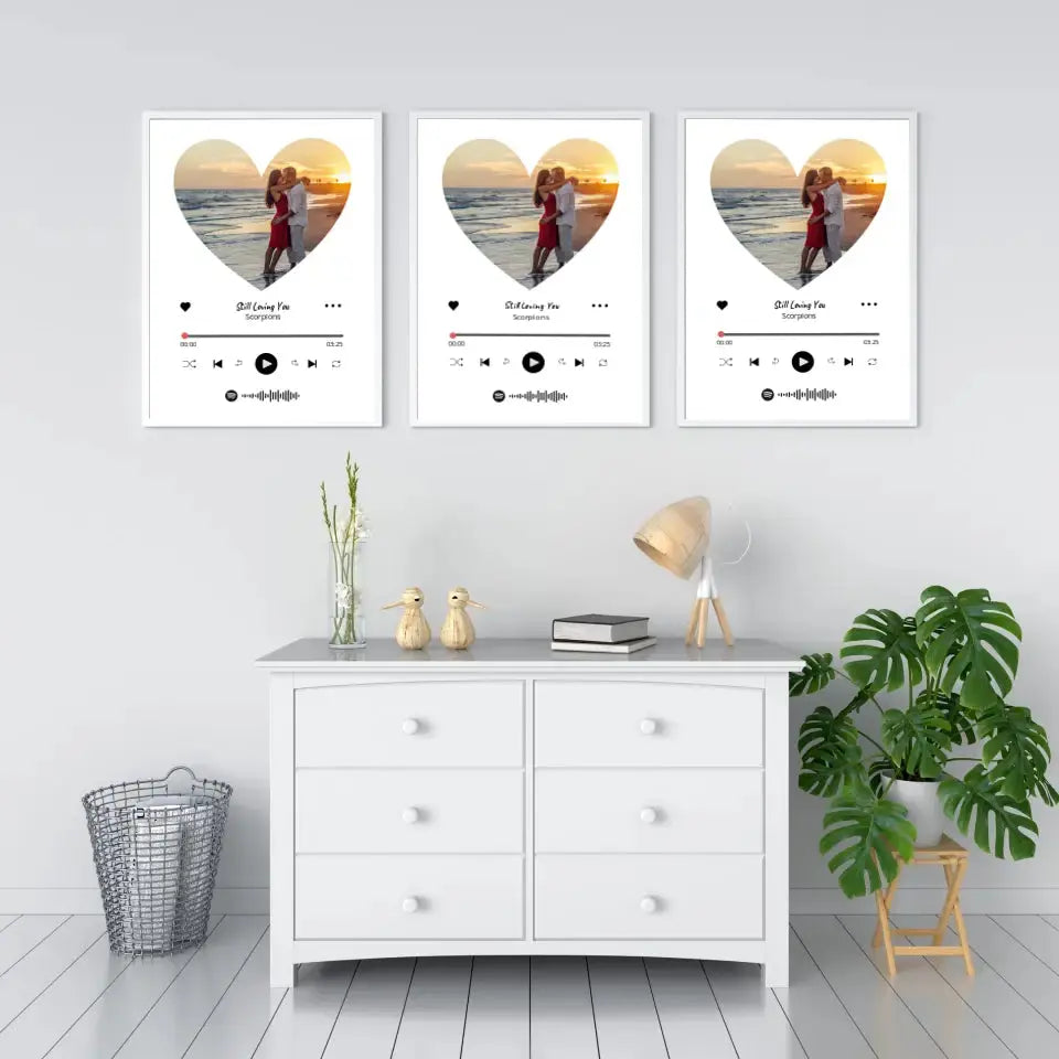 Personalizuotas Spotify muzikos grotuvo įrėmintas plakatas su jūsų nuotrauka širdelės formos, daina ir spotify kodu Posteris(Plakatas) - dovanokis.lt