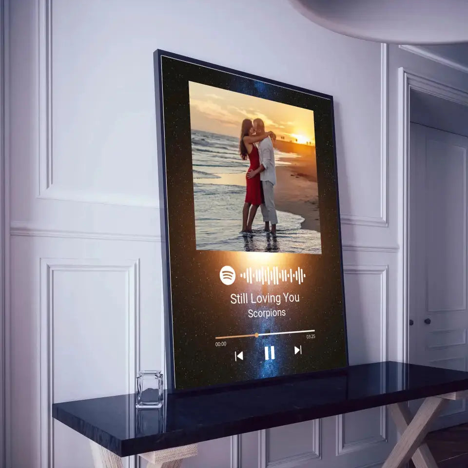 Personalizuotas Spotify muzikos grotuvo plakatas su jūsų nuotrauka, fonu, daina ir spotify kodu Poster - dovanokis.lt