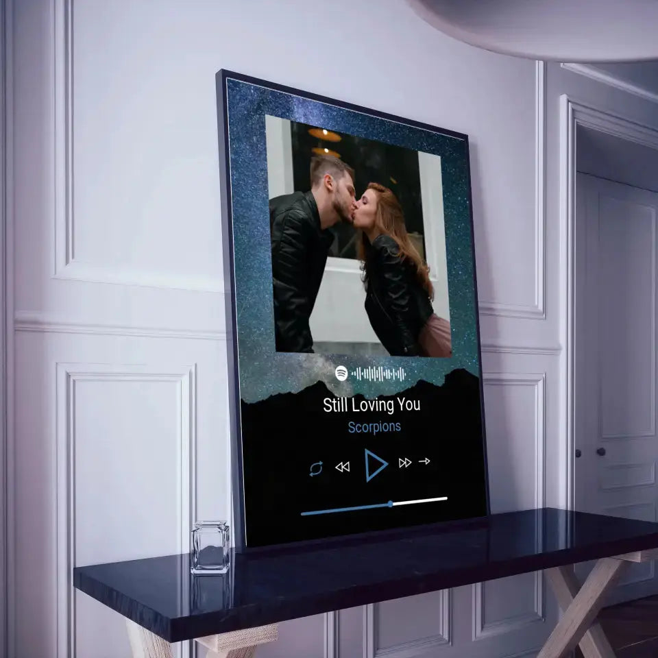 Personalizuotas Spotify muzikos grotuvo plakatas su jūsų nuotrauka, fonu, daina ir spotify kodu Poster - dovanokis.lt