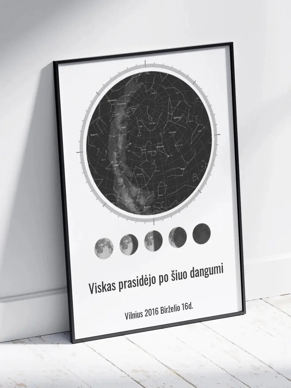 Personalizuotas žvaigždžių žemėlapis, plakatas su rėmeliu, su mėnulio fazėmis ir kompasu Poster - dovanokis.lt
