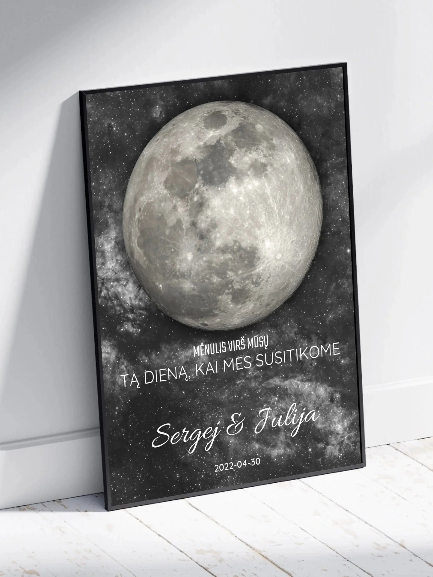 Personalizuotas mėnulio fazės plakatas, pritaikytas pagal datą ir vietą MNFZ-001 Customizer - dovanokis.lt