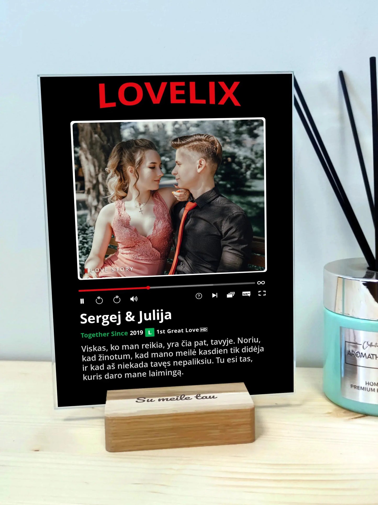 Personalizuotas "Lovelix" dizaino kūrinys ant stiklo su jūsų nuotrauka ir vardais Stiklas - dovanokis.lt