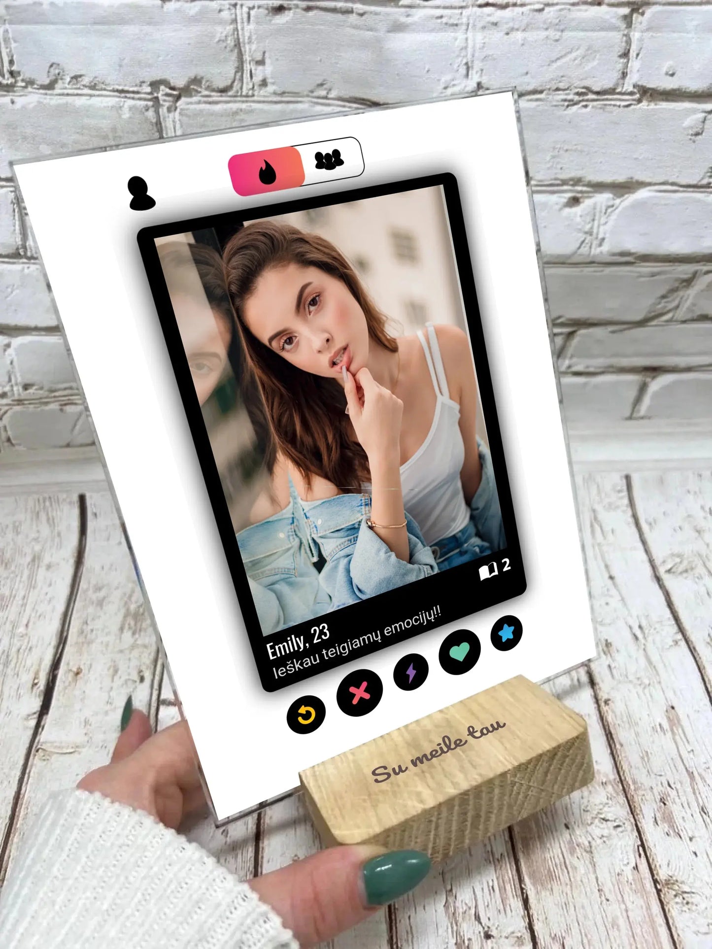 Personalizuotas "Tinder" dizaino kūrinys ant stiklo su jūsų nuotrauka ir tekstu Stiklas - dovanokis.lt