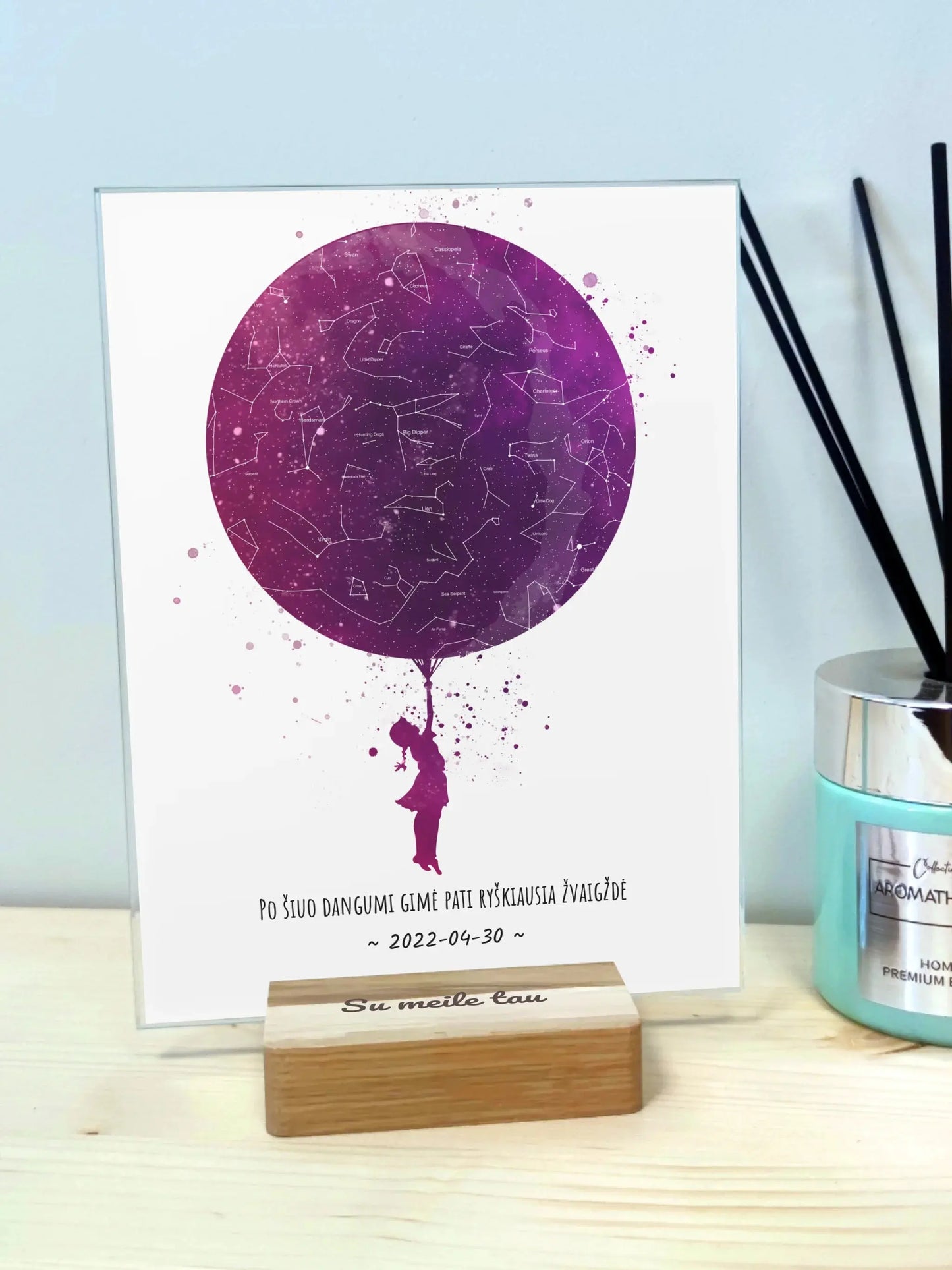 Personalizuotas vaikiškas žvaigždžių žemėlapis mergaitei 2, stiklinis posteris Stiklas - dovanokis.lt