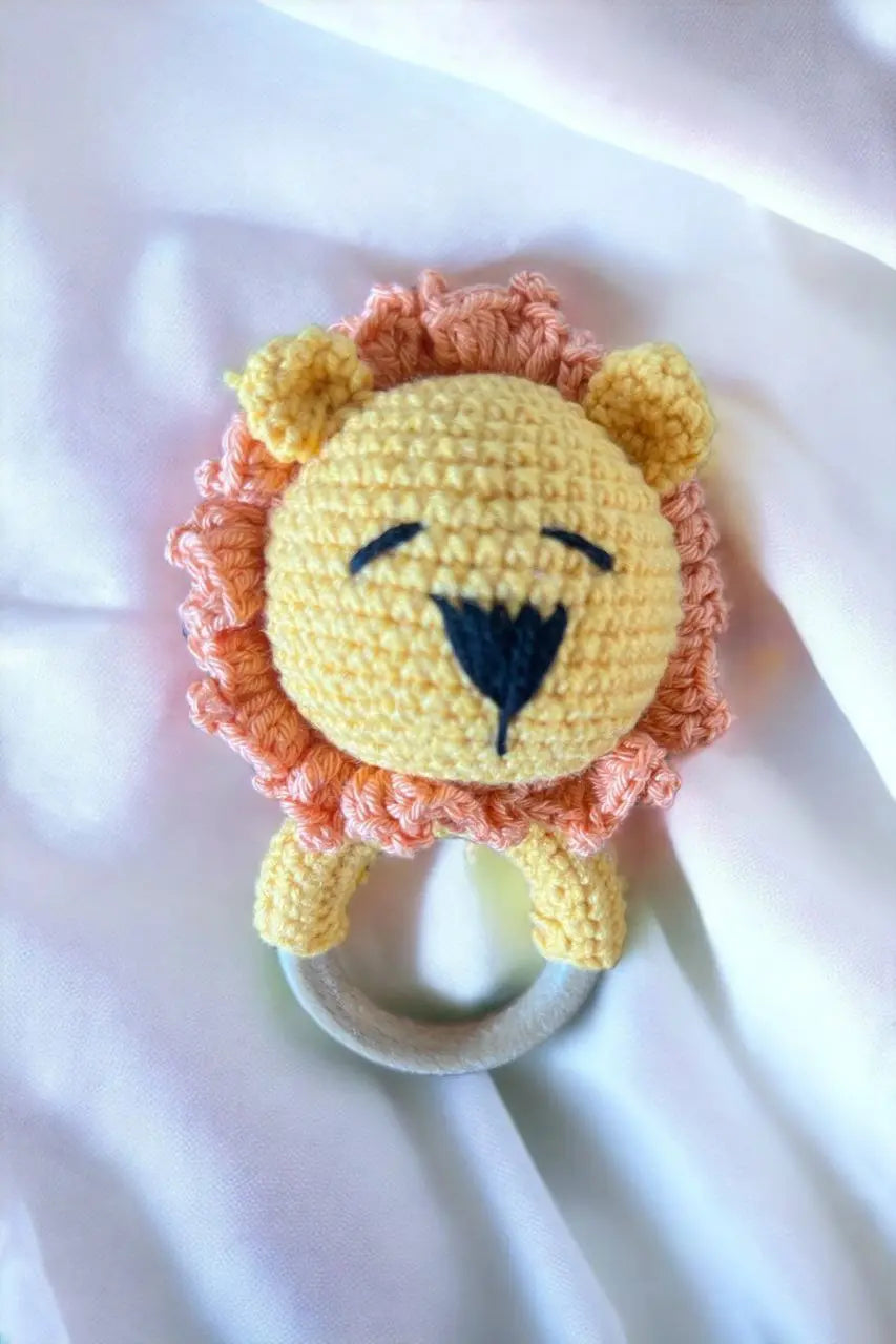 Nerti rankų darbo žaislai – barškučiai ir kramtukai vaikams - Kramtukai & Barškučiai - Balta, Barškučiai, Gimtadienis, Kalėdos ir Naujieji metai, Kramtukai, Kūdikiams, Kūdikis, Mėlyna, Not-on-sale - Megzti, nerti ir mediniai žaislai turi ypatingos energij