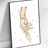 Personalizuotas Mama ir 1-4 vaikai susikibę už rankų plakatas iliustracija, plakatas su rėmeliu, Motinos Rankos, Naujagimio Plakatas, Menas, Laikydami rankas, Šeimos rankos  Poster -  dovanokis.lt