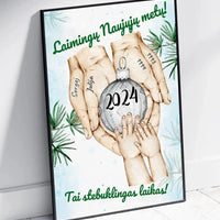 Personalizuotas Šeima ir 1-4 vaikai susikibę už rankų plakatas iliustracija, Kalėdinis plakatas, Motinos Rankos, Naujagimio Plakatas, Menas, Laikydami rankas, Šeimos rankos  Poster -  dovanokis.lt