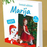 Personalizuota Kinder 4 batonėlių šokoladinė dėžutė su jūsų nuotrauka, Kalėdinė versija su sniego seneliu TeeInBlue