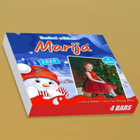 Personalizuota Kinder 4 batonėlių šokoladinė dėžutė su jūsų nuotrauka, Kalėdinė versija su sniego seneliu TeeInBlue