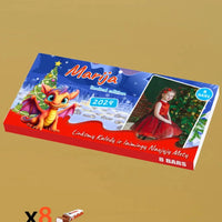 Personalizuota Kinder 8 batonėlių šokoladinė dėžutė su jūsų nuotrauka, Kalėdinė versija su pasirenkamais drakonų kūdikiais TeeInBlue