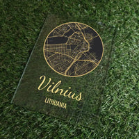 Personalizuotas auksinis, sidabrinis, bronzinis žemėlapio stiklinis posteris, su jūsų įsimintina vieta TeeInBlue