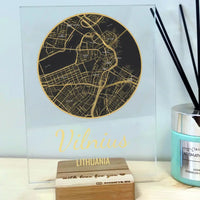 Personalizuotas auksinis, sidabrinis, bronzinis žemėlapio stiklinis posteris, su jūsų įsimintina vieta TeeInBlue