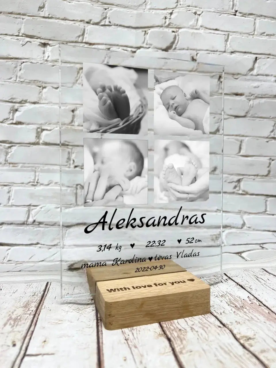 Personalizuota Vaiko (Kūdikio) Gimimo Metrikų Iliustracija su jūsų nuotraukomis, stiklinis posteris TeeInBlue