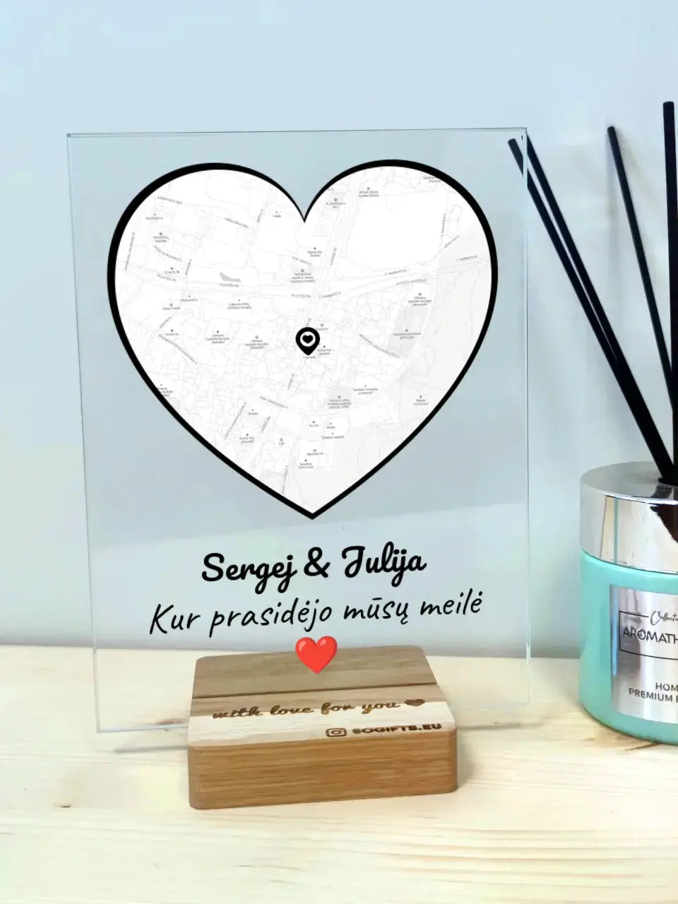 Personalizuotas Meilės žemėlapio stiklinis posteris su jūsų įsimintina vieta TeeInBlue