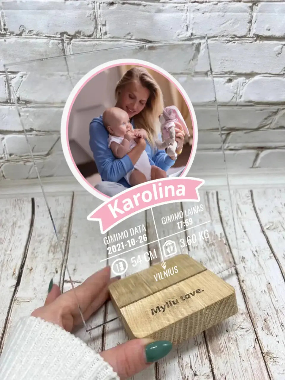 Personalizuotas "It's a Girl" stiklinis posteris su jūsų nuotrauka TeeInBlue