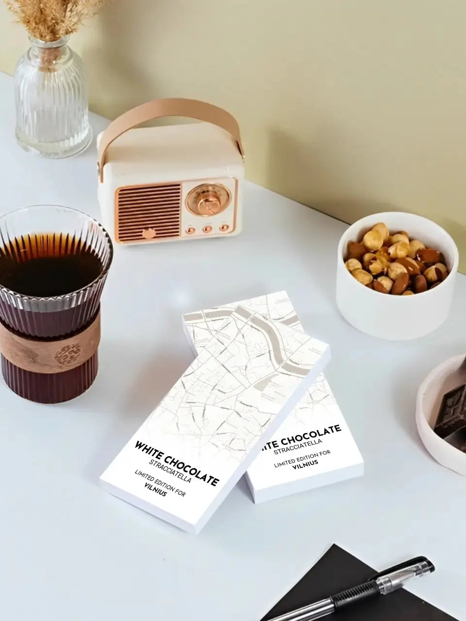 Personalizuota šokoladinė dėžutė su jūsų vieta ir žemėlapio stiliaus pasirinkimu TeeInBlue Šokoladas