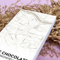 Personalizuota šokoladinė dėžutė su jūsų vieta ir žemėlapio stiliaus pasirinkimu TeeInBlue Šokoladas