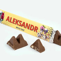 Personalizuotas "Toblerone S" šokoladas su jūsų vardu ir žinutė valentino dienos proga, Romantiški skeletų apsikabinimai TeeInBlue