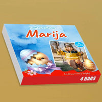 Personalizuota Kinder 4 batonėlių šokoladinė dėžutė su jūsų nuotrauka, vardu ir velykiniais kiaušiniais TeeInBlue