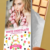 Personalizuotas "Moterų dienos dizainas 3" šokoladas su jūsų nuotrauka TeeInBlue Šokoladas