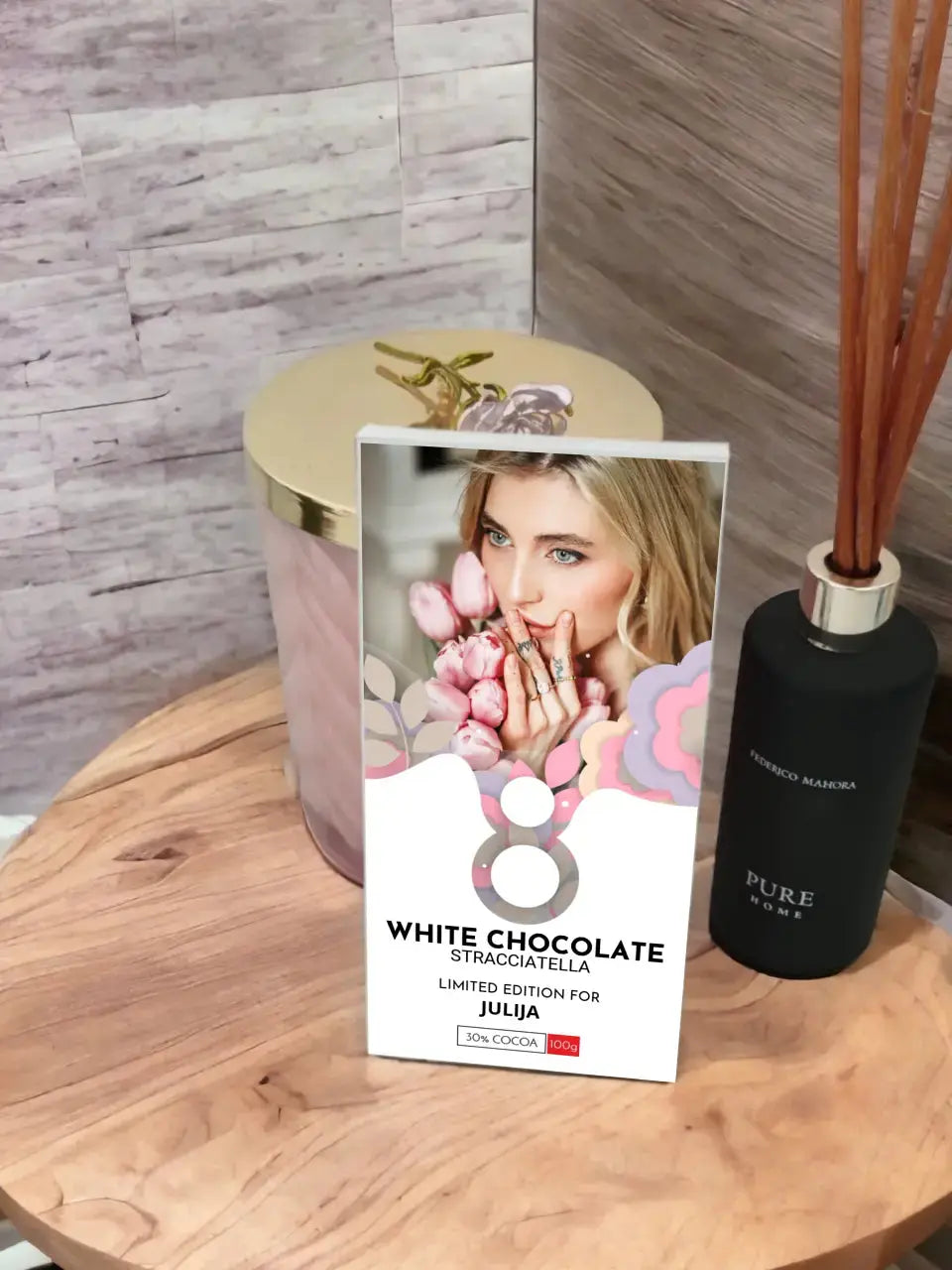 Personalizuotas "Moterų dienos dizainas 1" šokoladas su jūsų nuotrauka TeeInBlue Šokoladas