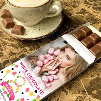 Personalizuotas "Moterų dienos dizainas 3" šokoladas su jūsų nuotrauka TeeInBlue Šokoladas