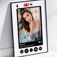 Personalizuotas "Tinder" dizaino įrėmintas plakatas su jūsų nuotrauka ir tekstu  Posteris(Plakatas) -  dovanokis.lt