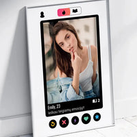 Personalizuotas "Tinder" dizaino įrėmintas plakatas su jūsų nuotrauka ir tekstu  Posteris(Plakatas) -  dovanokis.lt