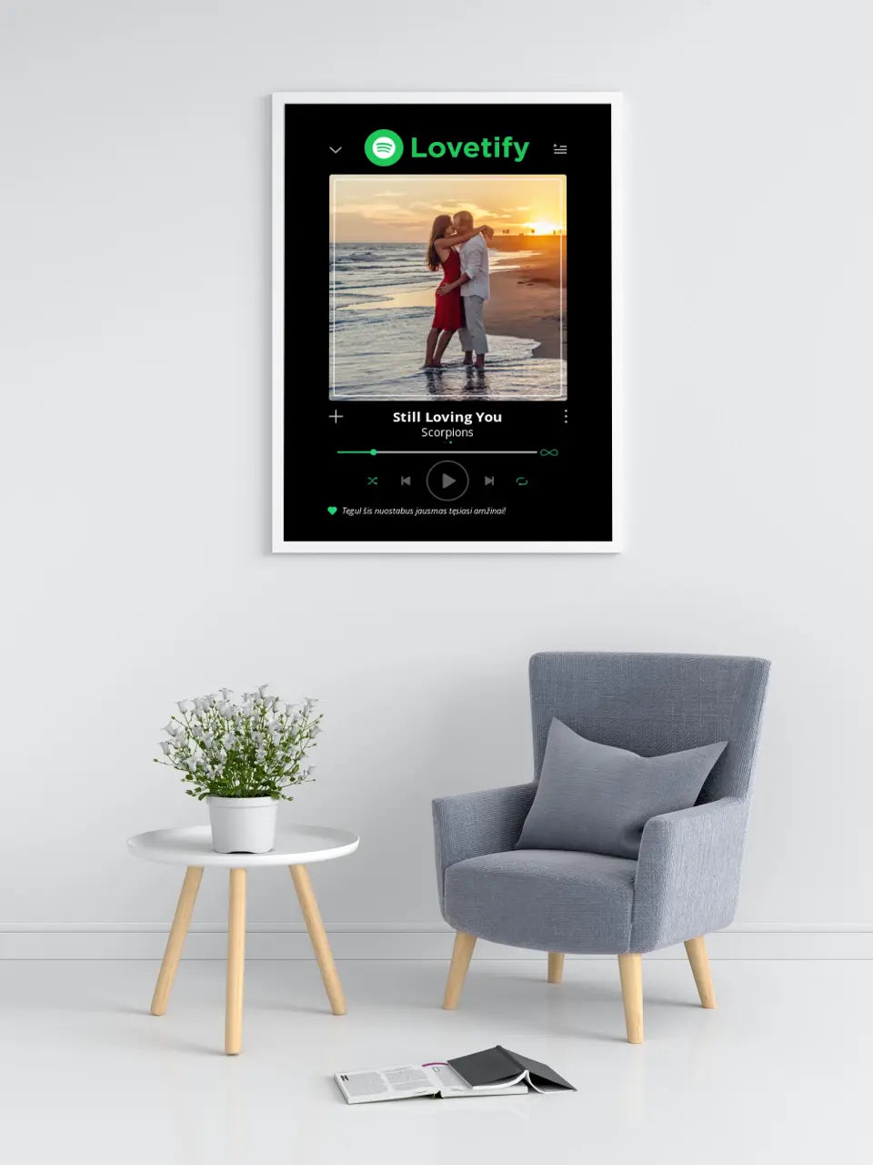 Personalizuotas Lovetify muzikos grotuvo įrėmintas plakatas su jūsų nuotrauka ir daina