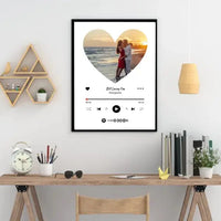 Personalizuotas Spotify muzikos grotuvo įrėmintas plakatas su jūsų nuotrauka širdelės formos, daina ir spotify kodu  Posteris(Plakatas) -  dovanokis.lt