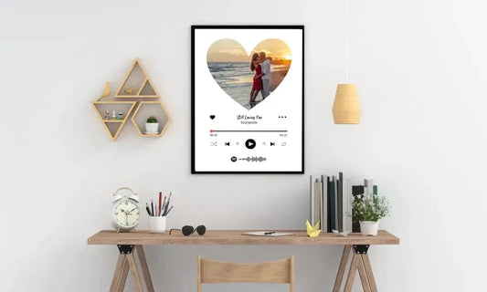 Personalizuotas Spotify muzikos grotuvo įrėmintas plakatas su jūsų nuotrauka širdelės formos, daina ir spotify kodu  Posteris(Plakatas) -  dovanokis.lt
