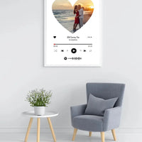Personalizuotas Spotify muzikos grotuvo įrėmintas plakatas su jūsų nuotrauka širdelės formos, daina ir spotify kodu  Posteris(Plakatas) -  dovanokis.lt