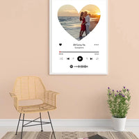 Personalizuotas Spotify muzikos grotuvo įrėmintas plakatas su jūsų nuotrauka širdelės formos, daina ir spotify kodu  Posteris(Plakatas) -  dovanokis.lt