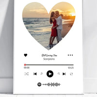 Personalizuotas Spotify muzikos grotuvo įrėmintas plakatas su jūsų nuotrauka širdelės formos, daina ir spotify kodu  Posteris(Plakatas) -  dovanokis.lt
