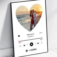 Personalizuotas Spotify muzikos grotuvo įrėmintas plakatas su jūsų nuotrauka širdelės formos, daina ir spotify kodu  Posteris(Plakatas) -  dovanokis.lt