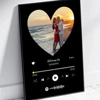 Personalizuotas Spotify muzikos grotuvo įrėmintas plakatas su jūsų nuotrauka širdelės formos, daina ir spotify kodu  Posteris(Plakatas) -  dovanokis.lt