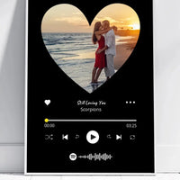 Personalizuotas Spotify muzikos grotuvo įrėmintas plakatas su jūsų nuotrauka širdelės formos, daina ir spotify kodu  Posteris(Plakatas) -  dovanokis.lt