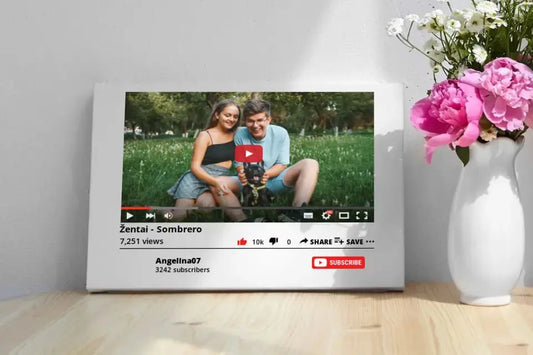 Personalizuotas "YouTube" dizaino kūrinys ant drobės su jūsų nuotrauka ir tekstais  Drobe -  dovanokis.lt