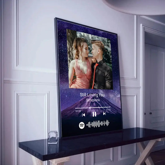 Personalizuotas Spotify muzikos grotuvo plakatas su jūsų nuotrauka, fonu, daina ir spotify kodu  Poster -  dovanokis.lt