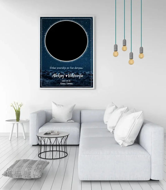 Personalizuotas žvaigždžių žemėlapis su mėlynu fonu, plakatas su rėmeliu  Poster -  dovanokis.lt