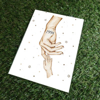 Personalizuota "Mama ir 1-4 vaikai susikibę už rankų" iliustracija ant stiklo  Stiklas -  dovanokis.lt