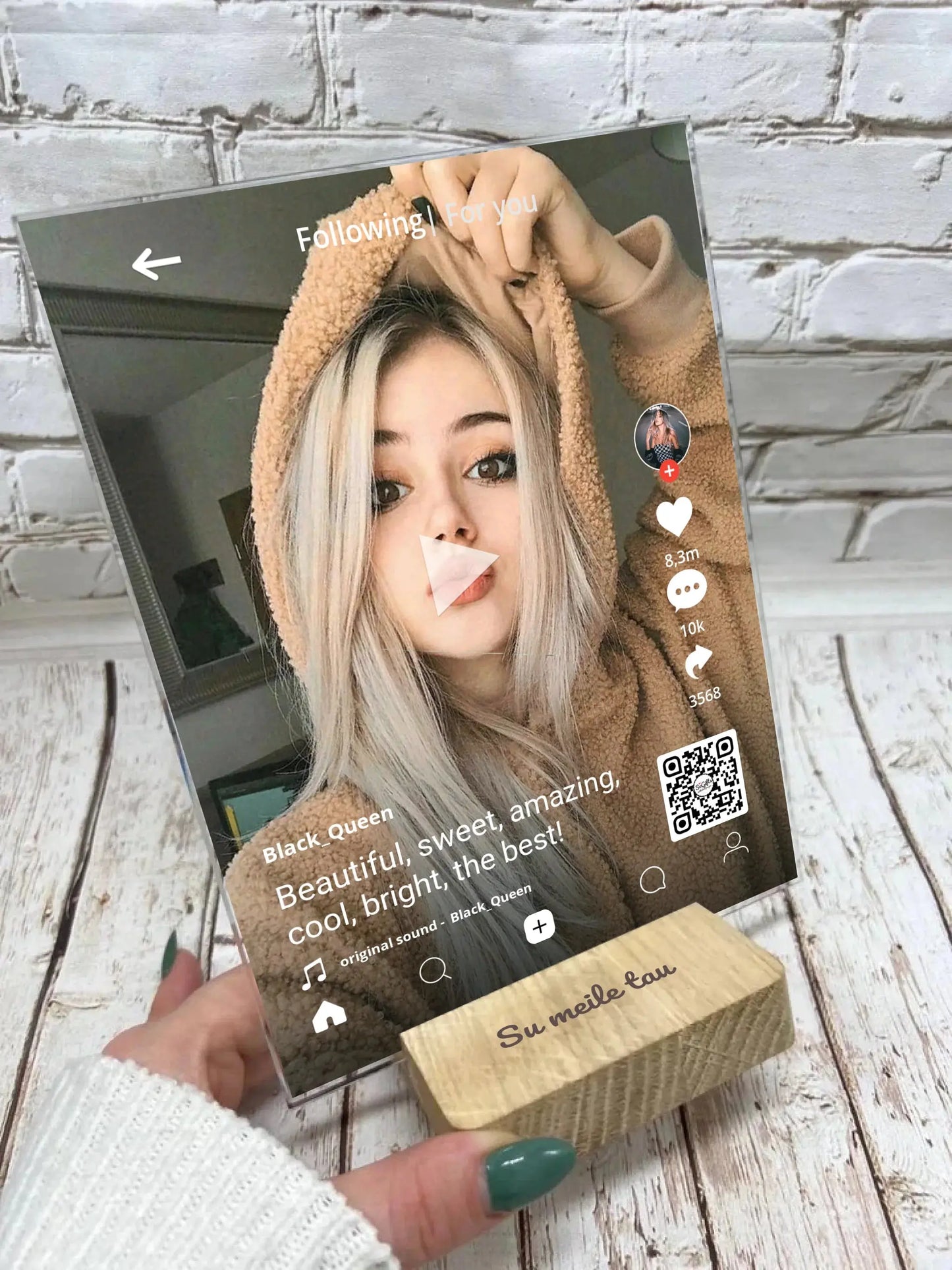 Personalizuotas "TikTok" dizaino kūrinys ant stiklo su jūsų nuotrauka ir tekstais  Stiklas -  dovanokis.lt