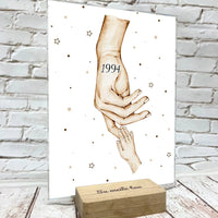 Personalizuota "Mama ir 1-4 vaikai susikibę už rankų" iliustracija ant stiklo  Stiklas -  dovanokis.lt